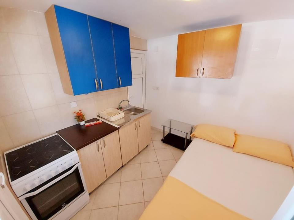 Guest House Ivana Igalo Exterior photo