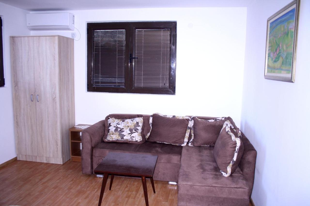 Guest House Ivana Igalo Exterior photo